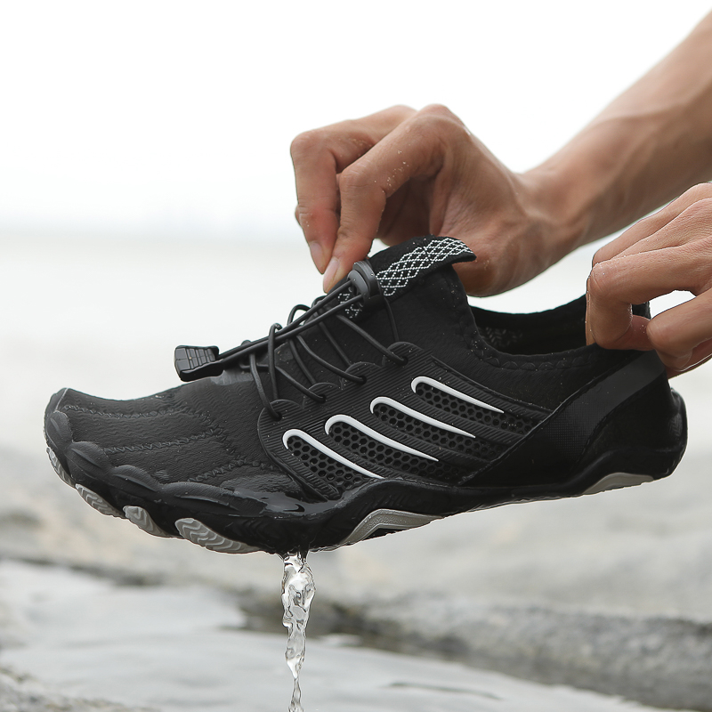 New Men Water Shoes Aqua Shoes - Fishing Boat Trailer บทวิจารณ์และราคา